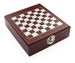 Wine set with chess TREBB